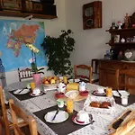 Bed & Breakfast Les Trois Pommiers 3*