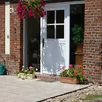 Les Trois Pommiers Bed & Breakfast 3*