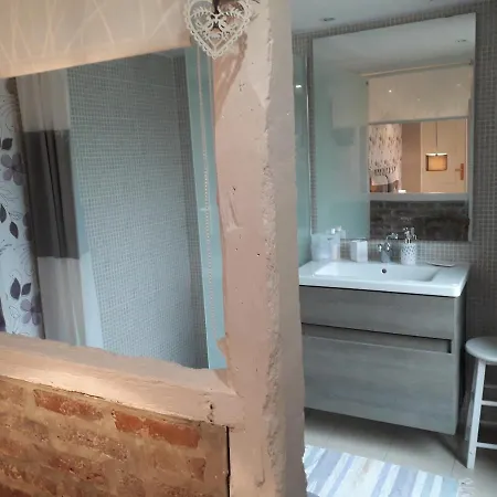 Les Trois Pommiers 3* Sommery