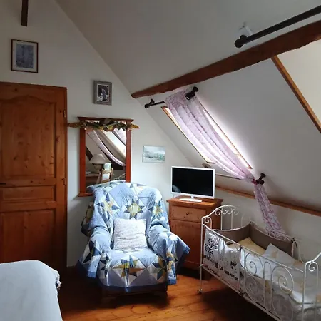 לינה וארוחת בוקר Les Trois Pommiers