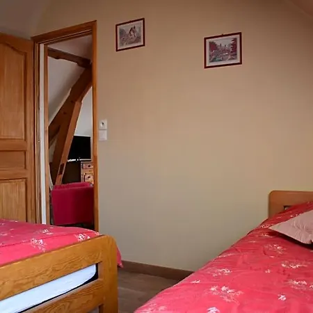 Les Trois Pommiers Bed & Breakfast 3*
