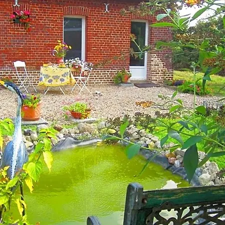 Les Trois Pommiers Bed & Breakfast
