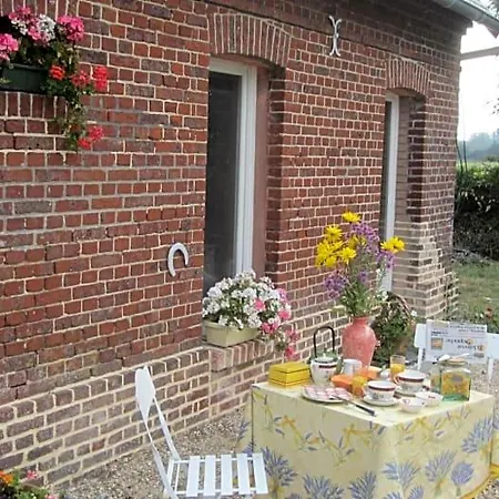 Les Trois Pommiers Bed & Breakfast 3*